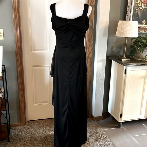 Alex Evening Black Cold Shoulder Dress - Picture 3 of 10